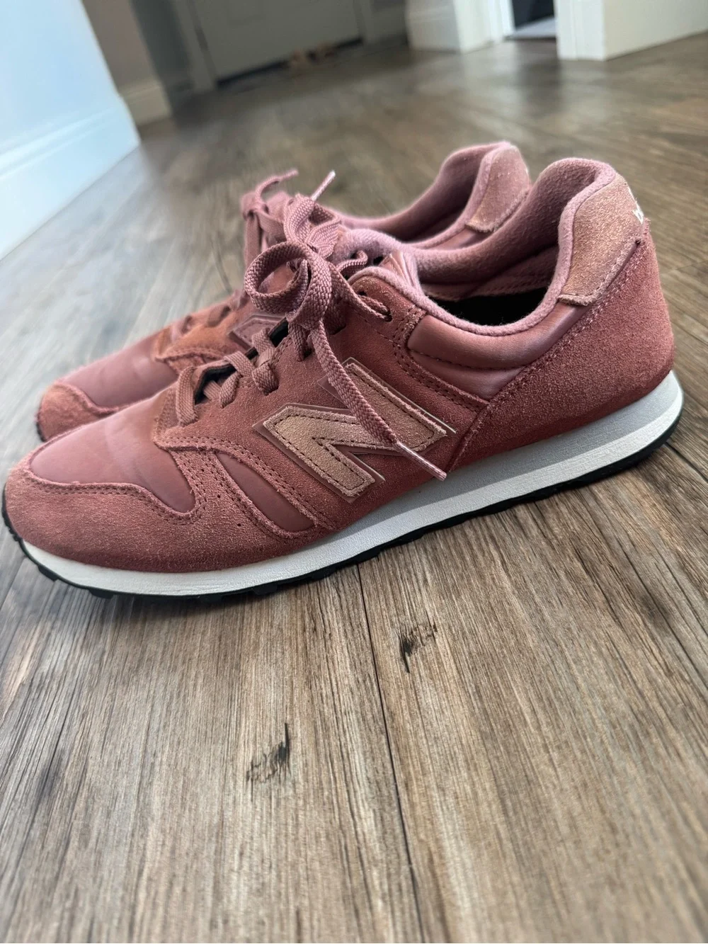 NEW BALANCE Buty DAMSKIE 373 Size 9